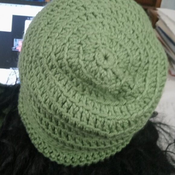 BEENIE & NECK SCARF SET - Picture 4 of 4